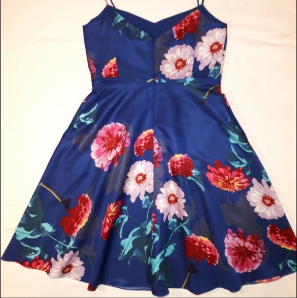 Floral Spaghetti Strap Banana Republic dress - Picture 2 of 6